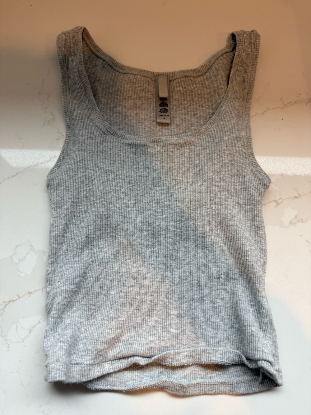 Ribbed skims tank